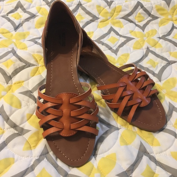 Mossimo Supply Co. Shoes - 🔥SALE Mossimo Supply Co Huarache Sandals Size 9